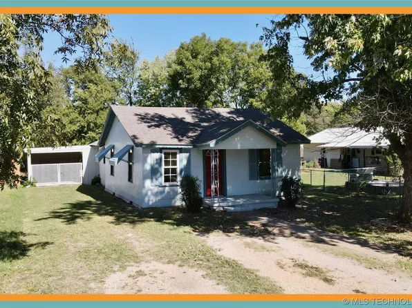 712 W 2nd St, Ada, OK 74820