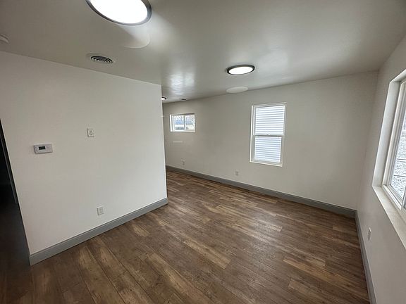 4th image of 1109 W Juliah Ave
