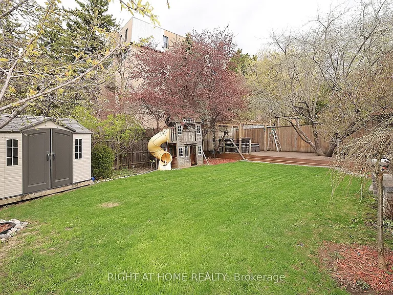 2 Chalet Rd — Photo 46