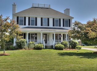 18 Summit Rd, Bedford, NH 03110