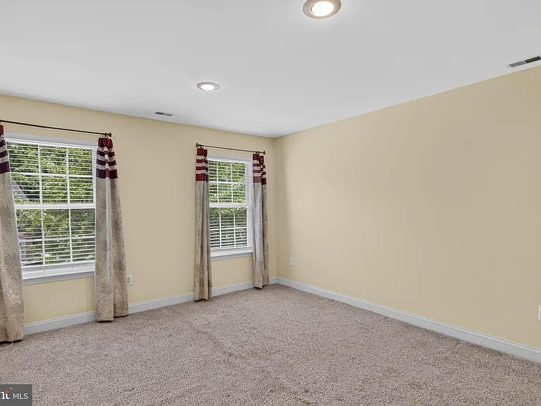 20 Carter Ln — Photo 30
