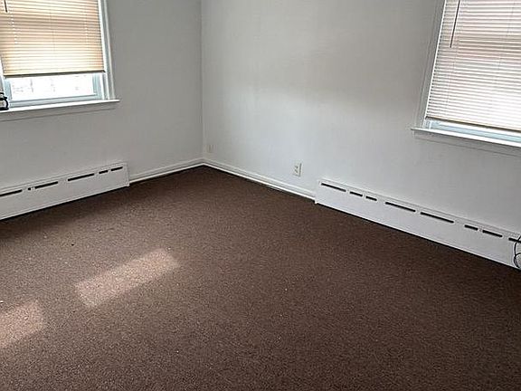 3rd image of 1621 E Gowen Ave