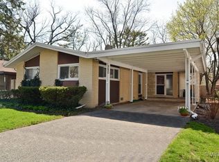 720 Jonquil Ter, Deerfield, IL 60015