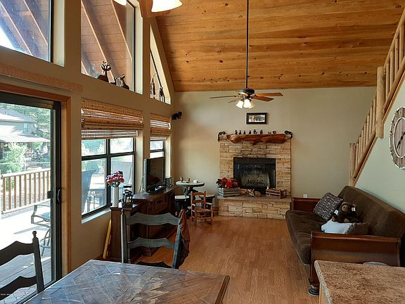 2nd image of 2823 Pine Hill Dr