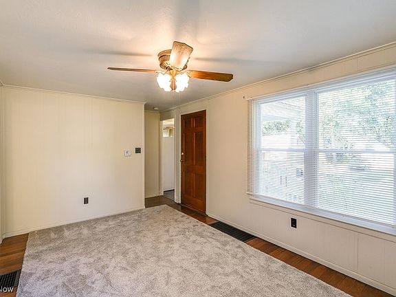 5th image of 821 Lincoln St