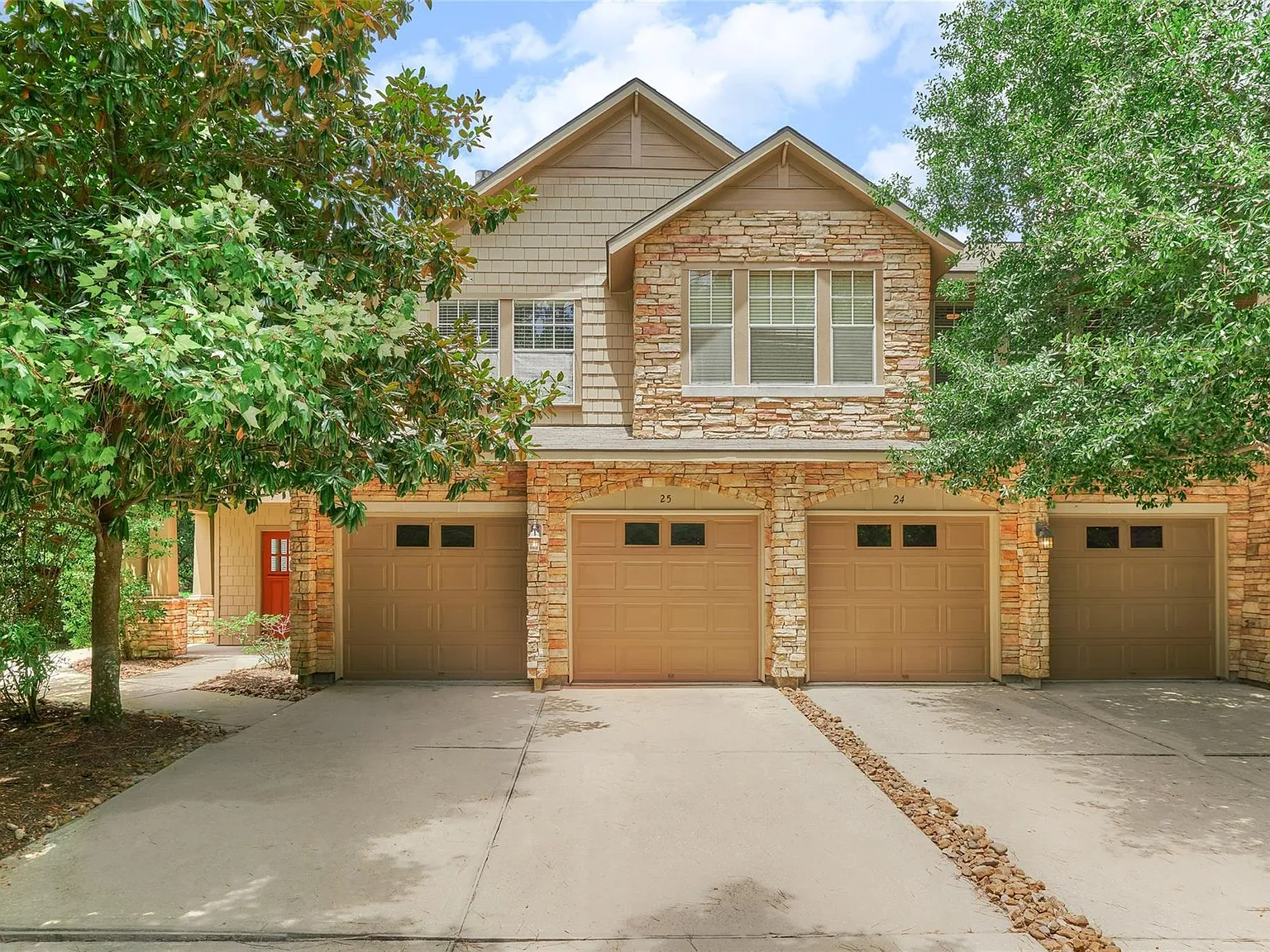 3 bed, 2.5 bath, 1754 sqft, $2,095 — Photo 1