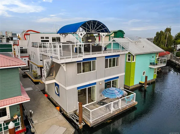 445 Head St #Fh7, Esquimalt, BC V9A 5S1