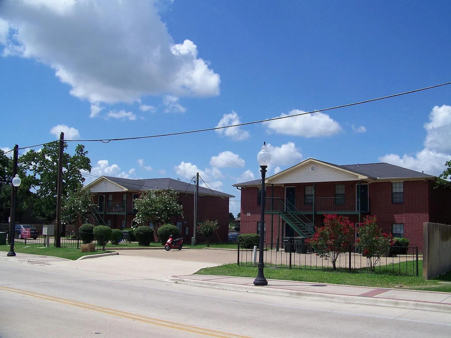 2 bed, 2.0 bath, 848 sqft, $1,220 — Photo 1