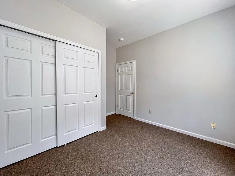 158-160 Westland St / Amauta Apartments, LLC — Photo 11