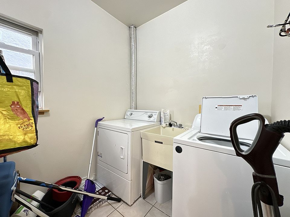 1st image of 3345 N Southport Ave #2F