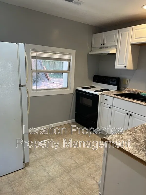 2 bed, 1.0 bath, 870 sqft, $1,350 — Photo 4