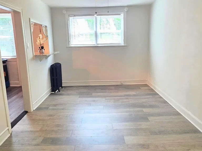 1108 E Stafford St — Photo 12