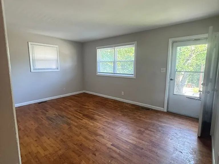 1205 Vance St — Photo 3