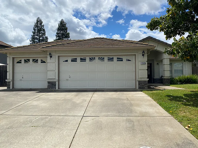 1509 Lathwell Way — Photo 1