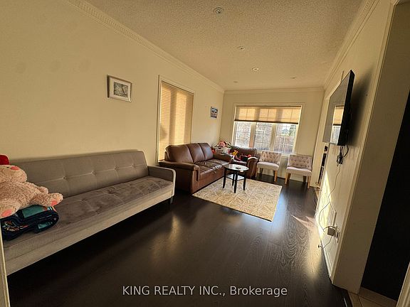 2nd image of 18 Eastlake Rd