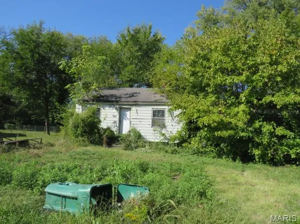 1633 N 50th St, East Saint Louis, IL 62204