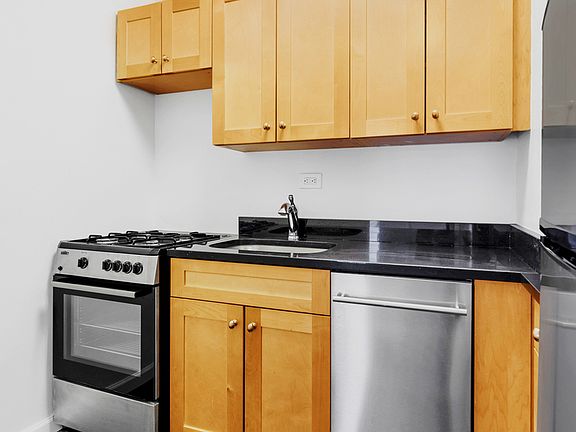 3rd image of 333 E 46th St APT 9G