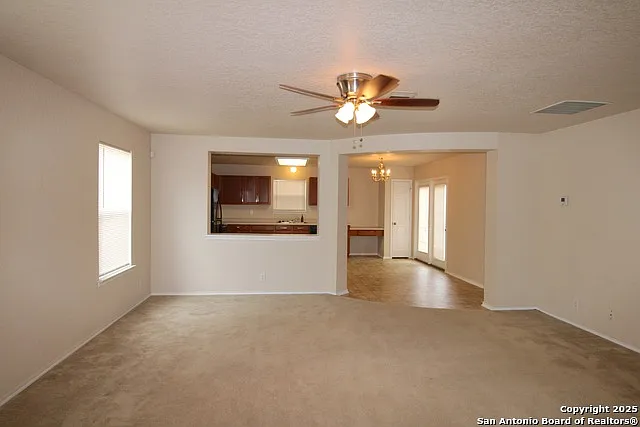 3 bed, 2.5 bath, 1676 sqft, $1,575 — Photo 3