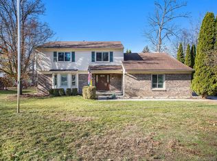 424 Rosario Ln, White Lake, MI