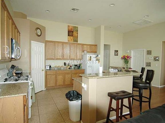 3rd image of 1017 Bob Barney Ave
