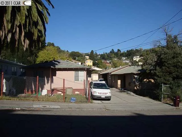 7022 Lacey Ave photo 1