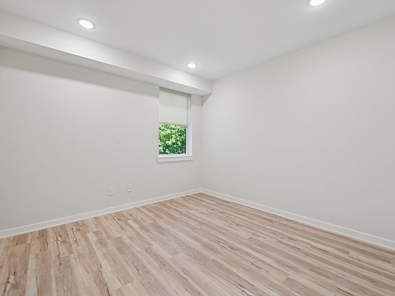 3rd image of 3729 Lancaster Ave #302