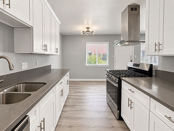 3rd image of 611 Walnut Ave APT 6