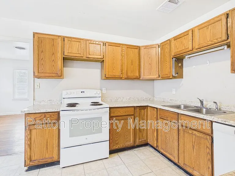 4308 S Jackson St — Photo 9