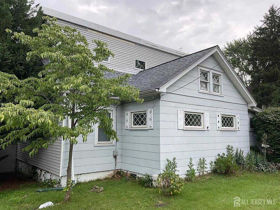 1st image of 215 Gatzmer Ave