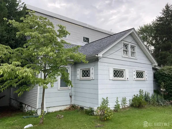 215 Gatzmer Ave, Jamesburg, NJ 08831
