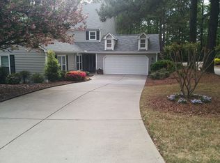 117 Great Oaks Ln, Roswell, GA 30075