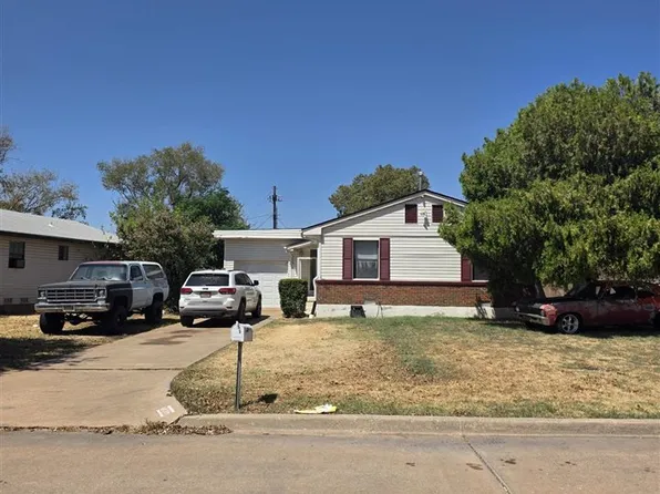 2306 NW 38th Pl, Lawton, OK 73505