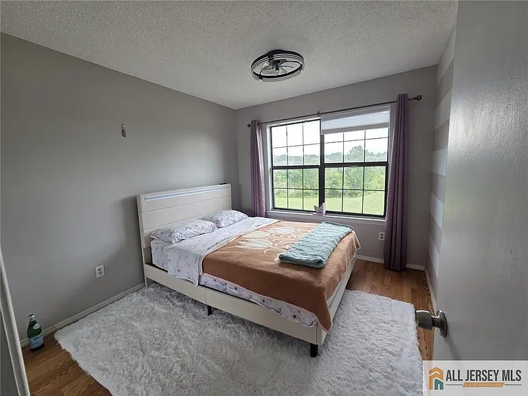 508 Brokaw Ct — Photo 8