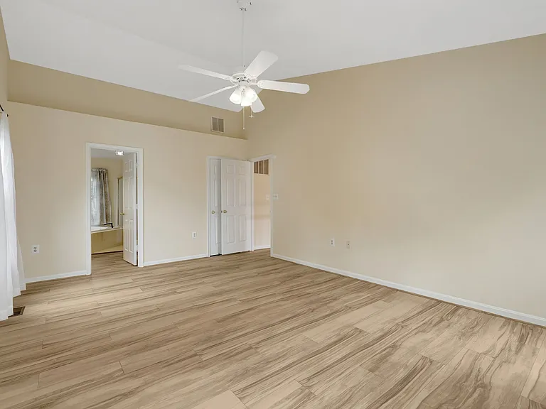 814 Autumn Breeze Ct — Photo 18