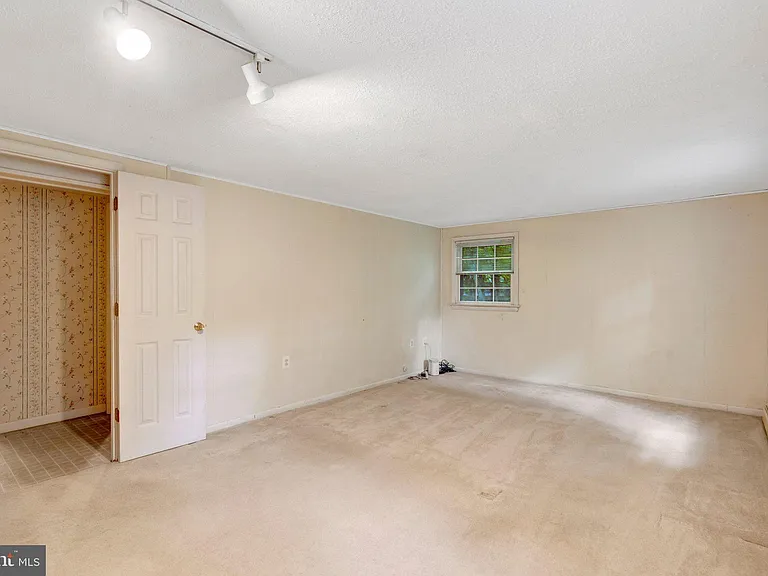 5315 Summit Dr — Photo 36