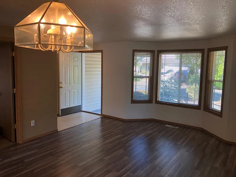 2912 NE Delancey Ct — Photo 14
