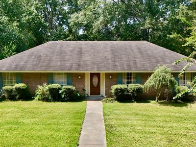 1221 Huntcliff Way, Clinton, MS, 39056