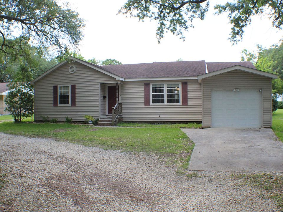 1st image of 142 W Oak Ln