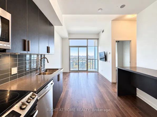2200 Lake Shore Blvd W, Toronto, ON