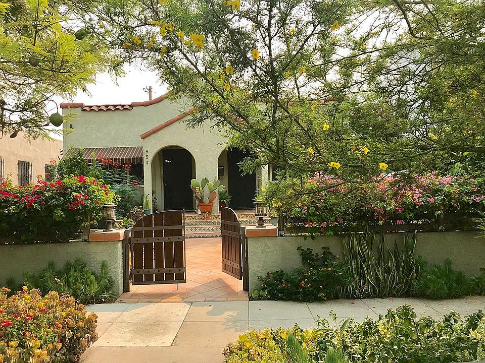 1st image of 852 N Las Palmas Ave