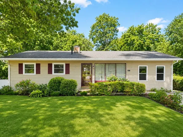 1617 Providence Rd, Northbridge, MA 01534