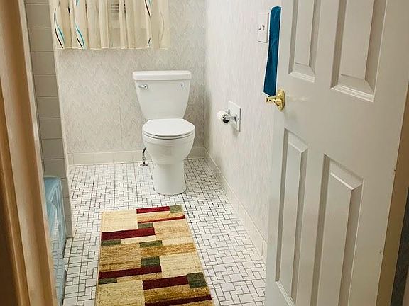 5th image of 46 Harris Ave #1