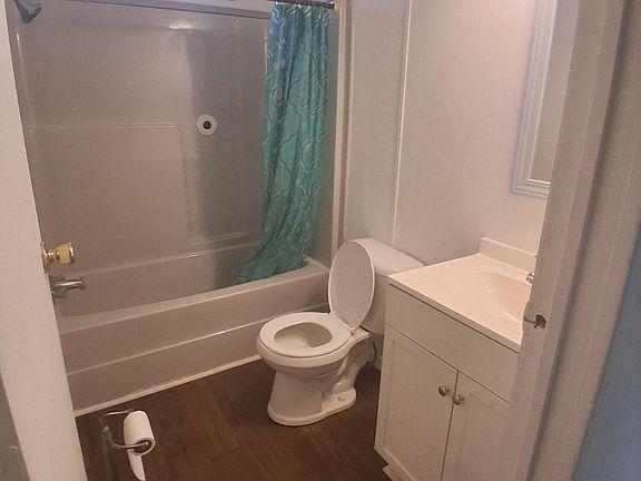 4th image of 139 Speedway Ct