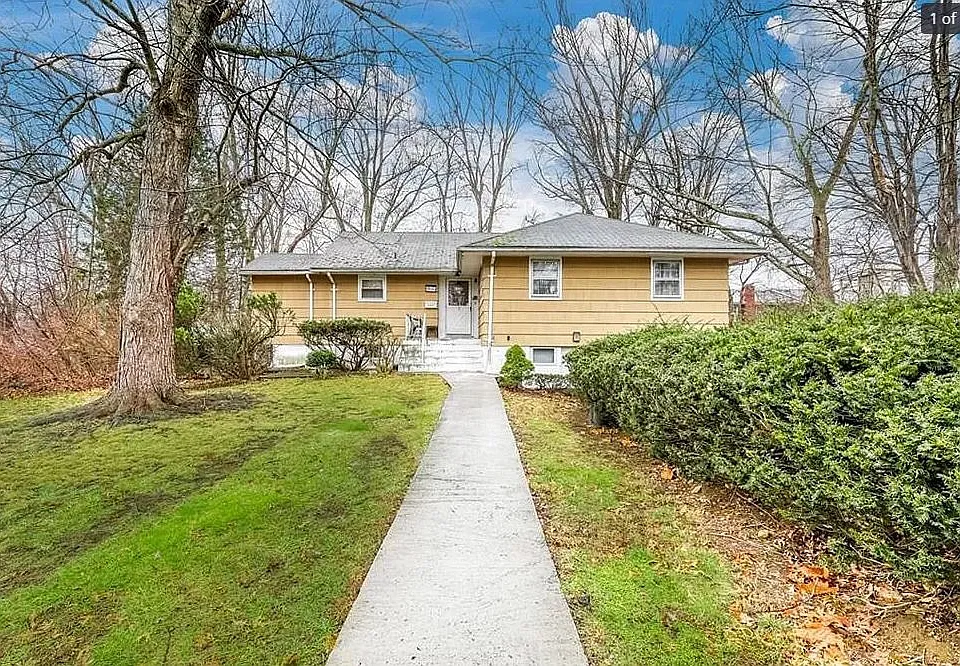 7 Sydell Ln