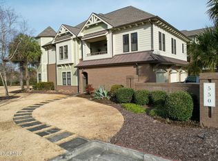 550 Grande Manor Ct UNIT 202, Wilmington, NC 28405