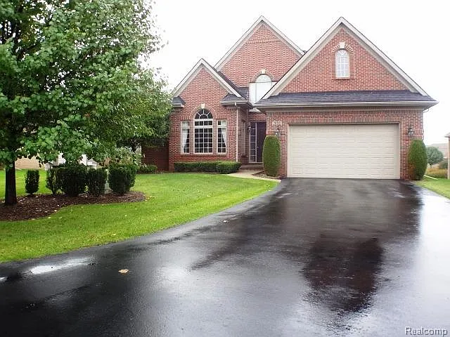 7458 Pine Vista Dr photo 1