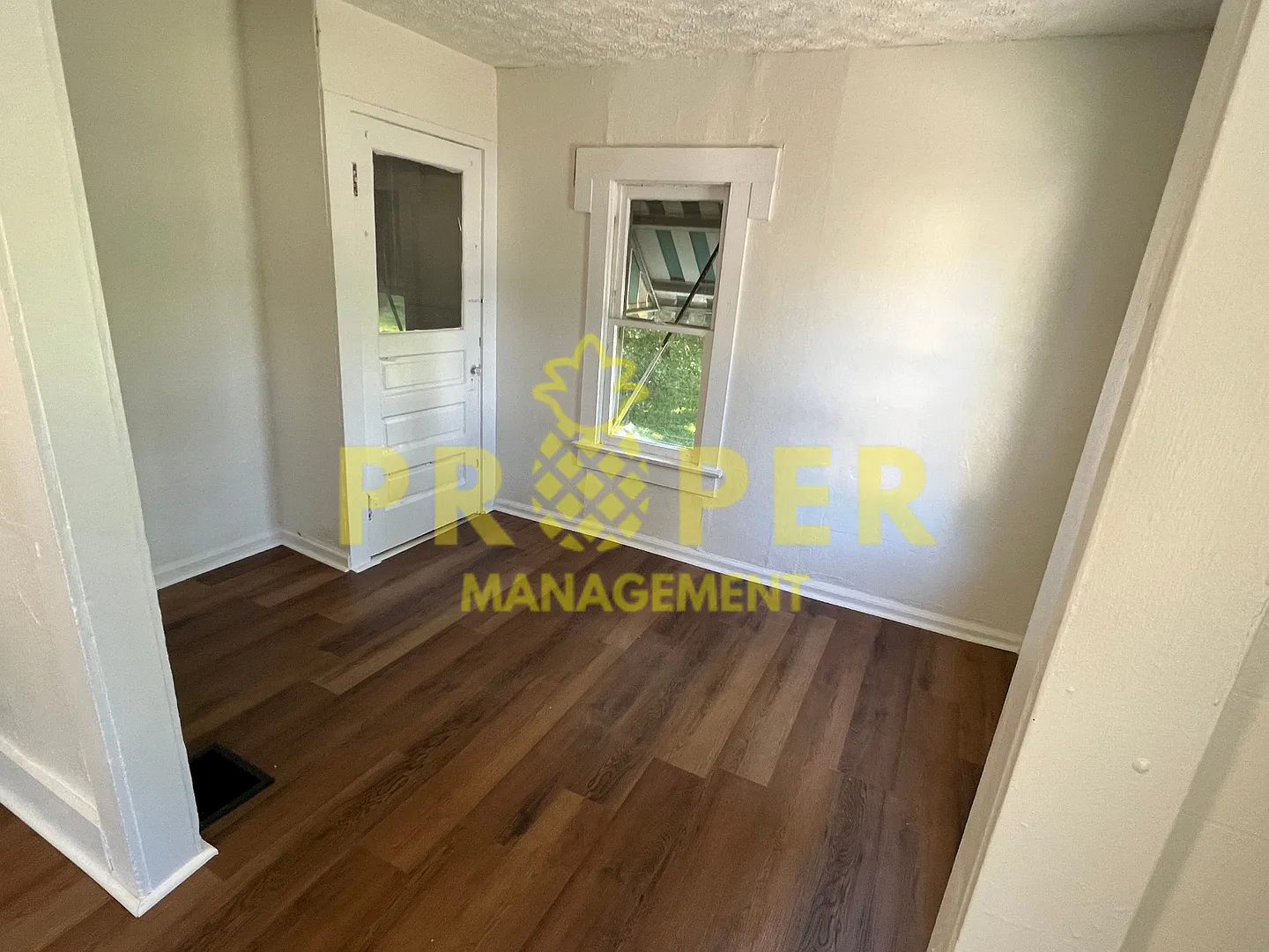 2 bedrooms 1.5 bathroom house — Photo 3