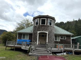 411 E Aldersprings Rd, Waldport, OR 97394