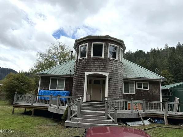 411 E Aldersprings Rd, Waldport, OR 97394