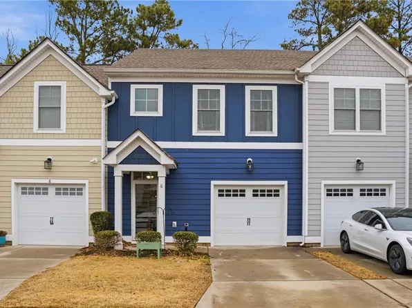 6 Village Park Ln, Poquoson, VA 23662